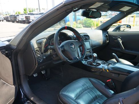 Used 2007 Chevrolet Corvette Coupe w/ Preferred Equipment Group RWD image 39