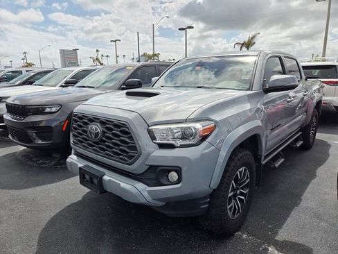 Used 2020 Toyota Tacoma TRD Sport w/ TRD Premium Sport Package image 3