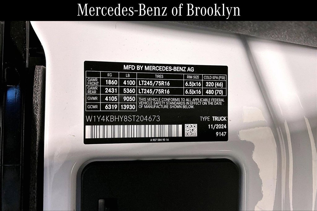 Used 2025 Mercedes-Benz Sprinter 2500 image 32