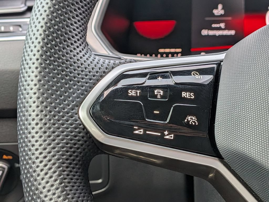 Used 2022 Volkswagen Tiguan SE R-Line FWD image 28