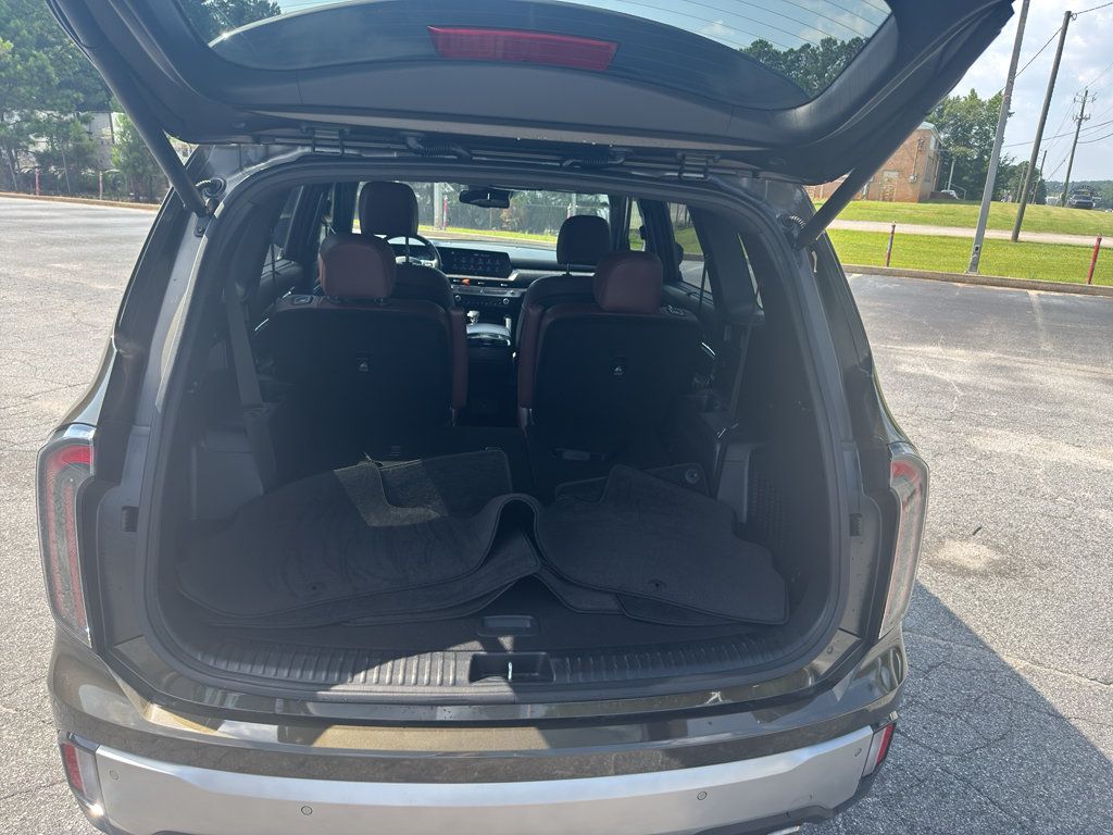 Used 2024 Kia Telluride EX w/ EX Captain's Chair Package FWD image 8