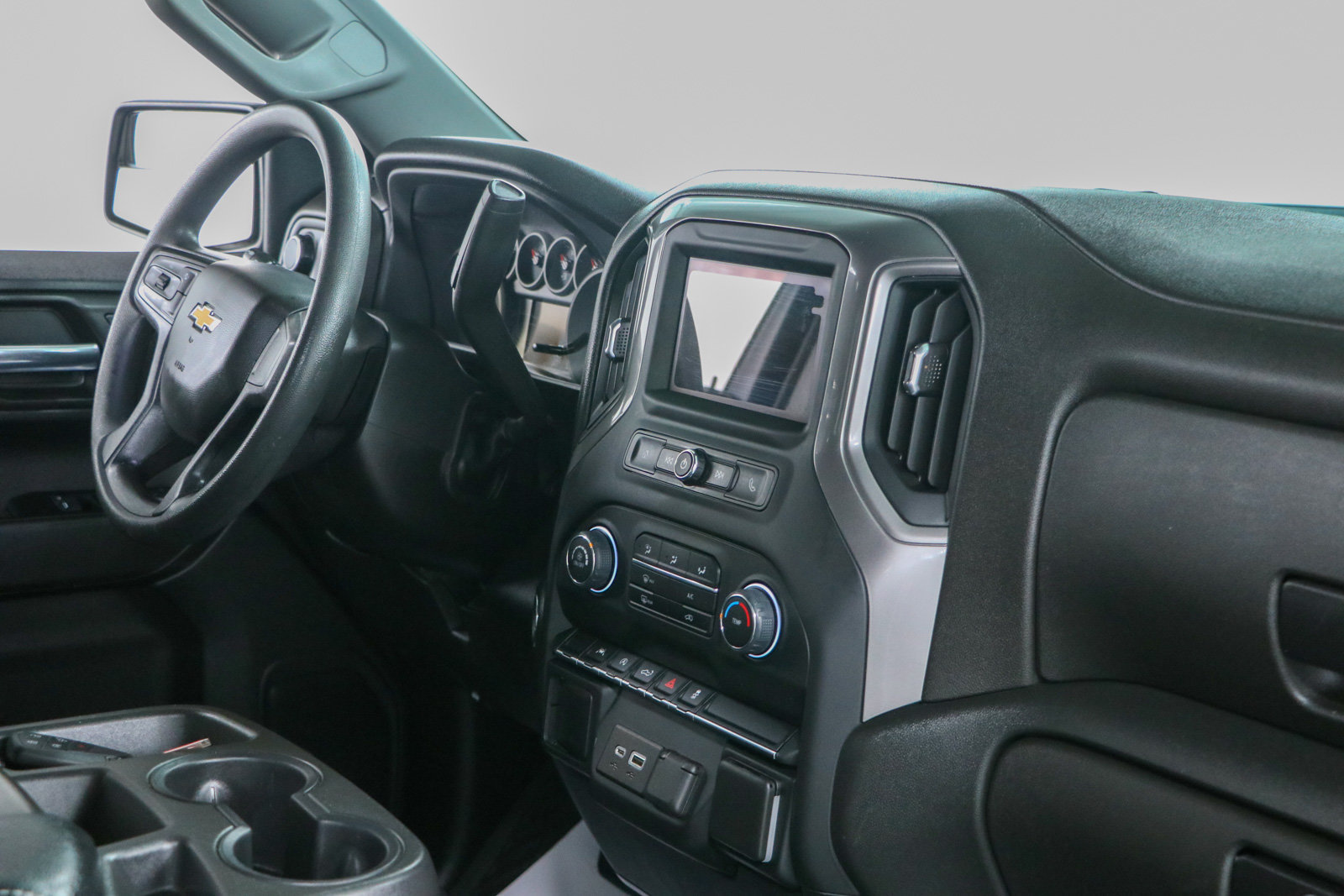 Used 2023 Chevrolet Silverado 1500 Custom AWD/4WD image 26