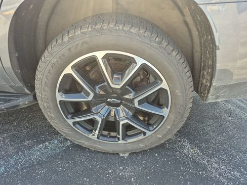 Used 2022 Chevrolet Tahoe RST AWD/4WD image 9