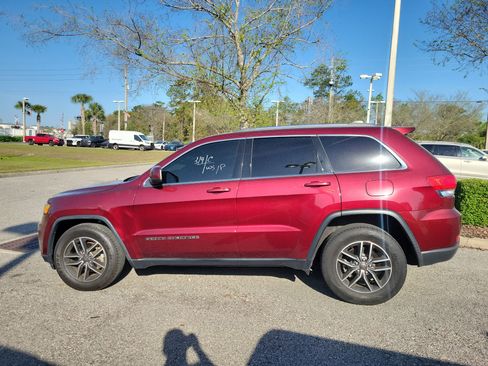 Used 2019 Jeep Grand Cherokee Laredo w/ Laredo X Package image 20