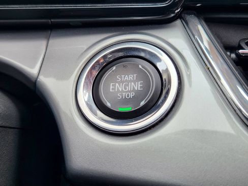 Certified 2025 Chevrolet Trax LT FWD image 21