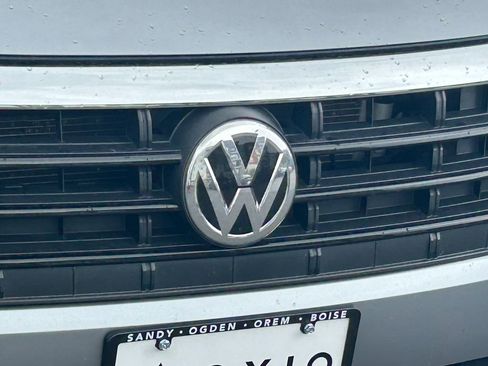 Used 2021 Volkswagen Jetta R-Line w/ R-Line Cold Weather Package FWD image 10