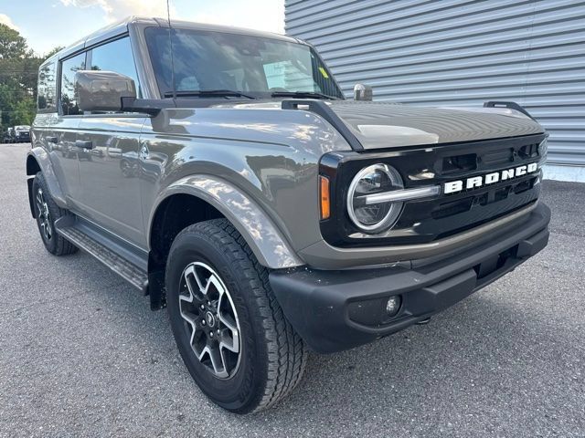 Used 2026 Ford Bronco Outer Banks AWD/4WD image 3