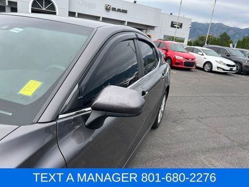 Used 2020 Toyota Camry LE FWD image 10