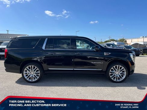 New 2026 GMC Yukon XL Denali w/ Denali Reserve Package AWD/4WD image 8