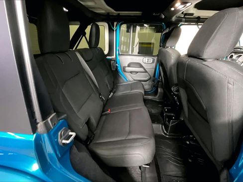 Used 2019 Jeep Wrangler Unlimited Sahara image 19