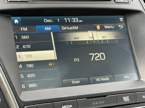 Used 2017 Hyundai Santa Fe Sport w/ 2.4L Tech Package 04 image 18