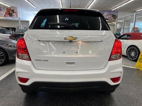 Used 2020 Chevrolet Trax LS w/ Tint and Cruise Package AWD/4WD image 5