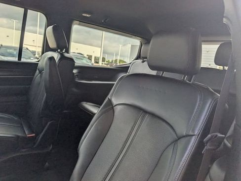 Used 2024 Jeep Wagoneer Series III AWD/4WD image 27