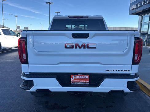 New 2026 GMC Sierra 1500 AT4 w/ AT4 Premium Package AWD/4WD image 3