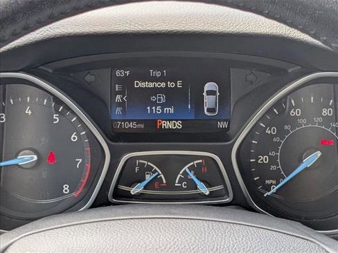 Used 2017 Ford Focus SEL w/ Cold Weather Package FWD image 15
