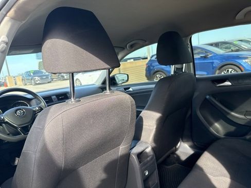 Used 2015 Volkswagen Jetta S image 10