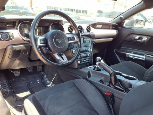 Used 2017 Ford Mustang Coupe RWD image 20