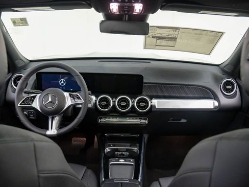 New 2026 Mercedes-Benz GLB 250 4MATIC image 10