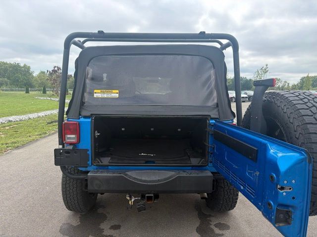 Used 2015 Jeep Wrangler Unlimited Sport w/ Connectivity Group AWD/4WD image 9