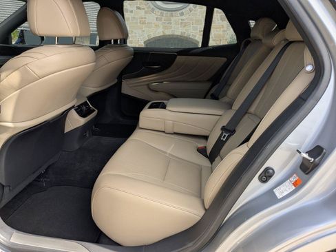 Certified 2024 Lexus LS 500 RWD image 19
