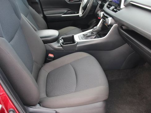 Certified 2025 Toyota RAV4 LE image 19