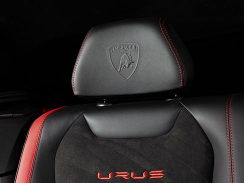 Used 2023 Lamborghini Urus S image 42