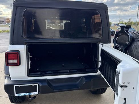 Used 2022 Jeep Wrangler Unlimited Sport image 12