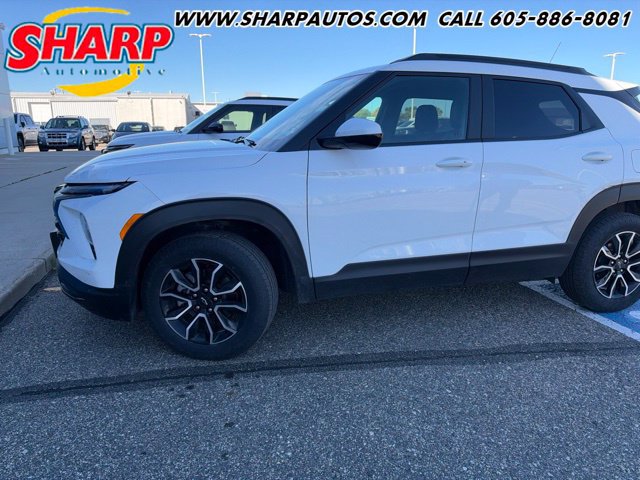 Used 2024 Chevrolet TrailBlazer ACTIV w/ Convenience Package AWD/4WD image 1