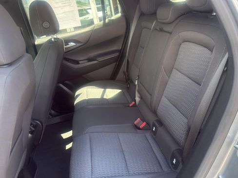 Used 2025 Chevrolet Equinox LT AWD/4WD image 11