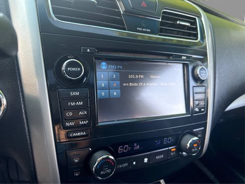 Used 2015 Nissan Altima 2.5 SV w/ Convenience Package FWD image 16
