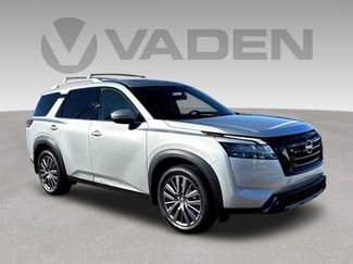 Used 2023 Nissan Pathfinder SL w/ SL Premium Package video 1