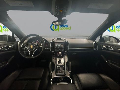 Used 2016 Porsche Cayenne image 29