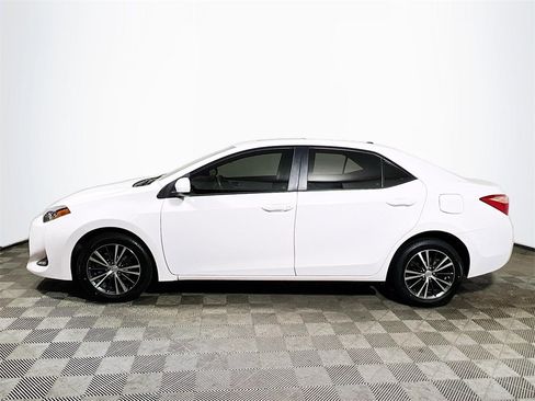 Certified 2019 Toyota Corolla SE image 5