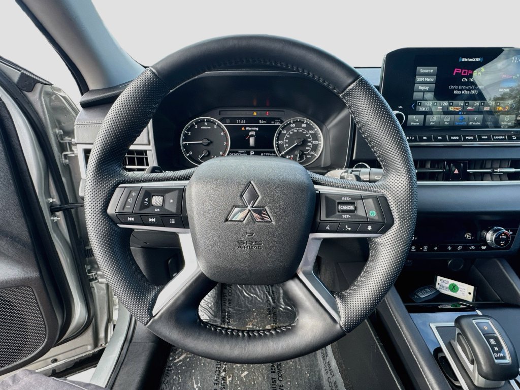 Used 2023 Mitsubishi Outlander SE AWD/4WD image 7