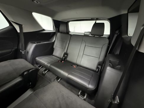Used 2020 Chevrolet Traverse LT image 27