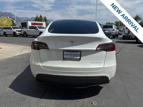 Used 2022 Tesla Model Y Long Range AWD/4WD image 6