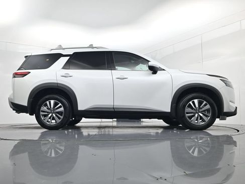 Used 2025 Nissan Pathfinder SL w/ Black Appearance Package AWD/4WD image 57