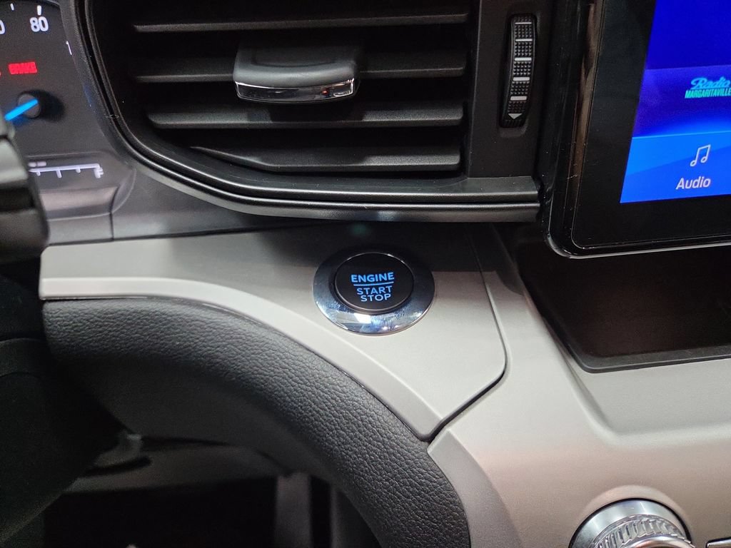 Used 2022 Ford Explorer XLT AWD/4WD image 17