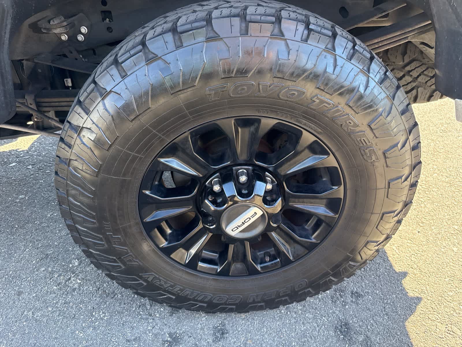Used 2020 Ford F250 Platinum w/ Tremor Off-Road Package AWD/4WD image 27
