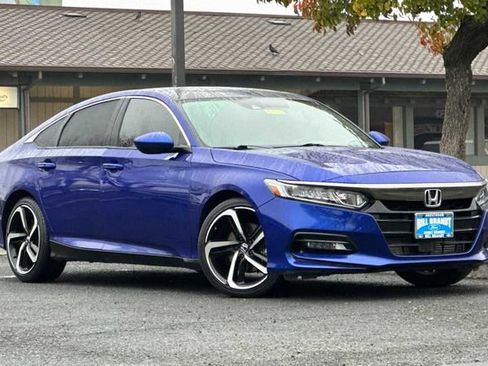 Used 2019 Honda Accord Sport image 2