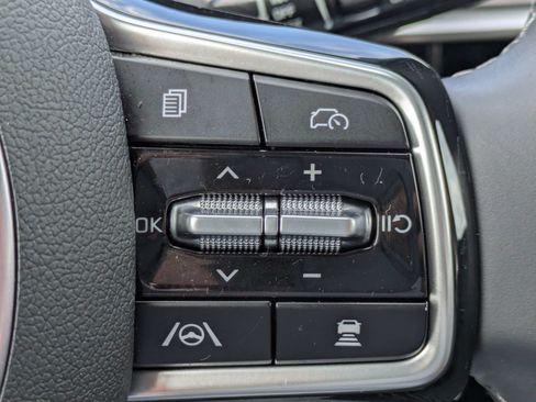 Certified 2025 Kia Sorento X-Line EX AWD/4WD image 33