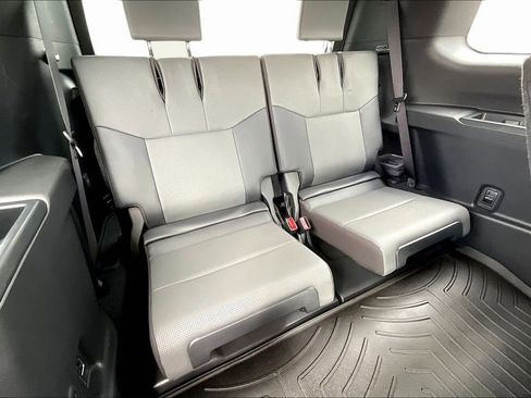 Used 2025 Lexus GX 550 w/ Cold Area Package AWD/4WD image 26