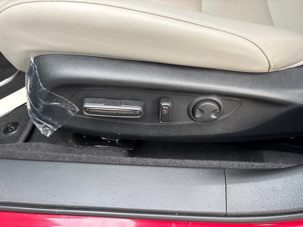 Used 2025 Honda Accord EX-L image 17