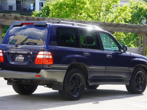 Used 2004 Toyota Land Cruiser image 13