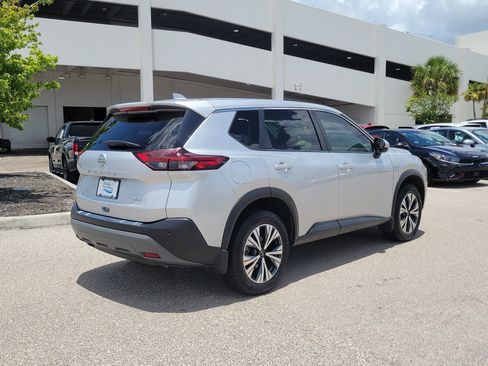 Used 2023 Nissan Rogue SV FWD image 7
