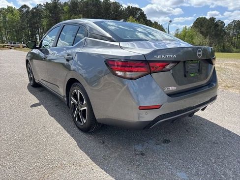 Used 2025 Nissan Sentra SV image 2