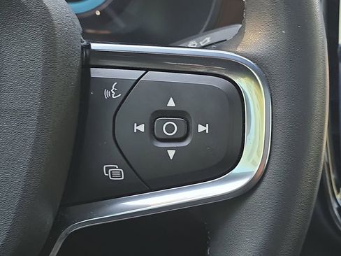 Used 2022 Volvo C40 P8 Recharge Ultimate image 18