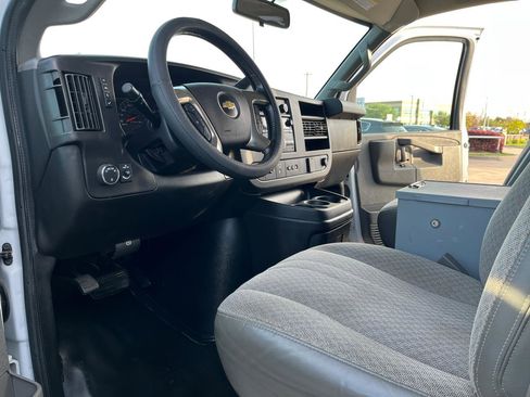 Used 2019 Chevrolet Express 2500 w/ Driver Convenience Package image 7
