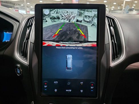 Used 2024 Ford Edge SE w/ Black Appearance Package image 24