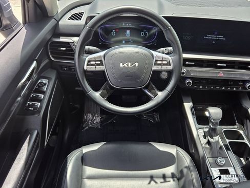 Certified 2025 Kia Telluride LX image 14